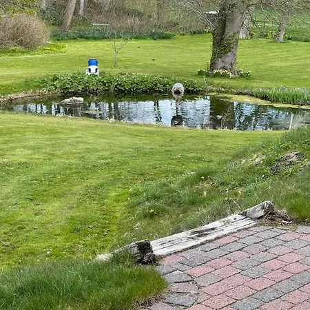 Gl Praestegaard I Naturskonne Omgivelser *
