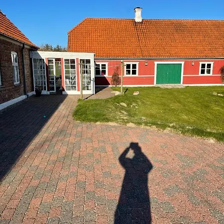 Gl Praestegaard I Naturskonne Omgivelser Lemvig