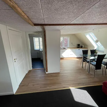 Gl Praestegaard I Naturskonne Omgivelser Apartament